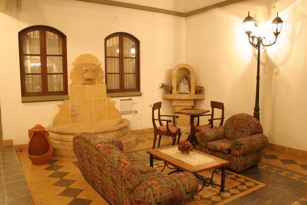 Hostal Patrimonio - Sucre Habitación foto